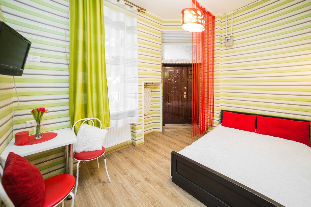 Mini Economy Apartments In The Central Part Of Lviv- Krekhivska 7 Exterior photo